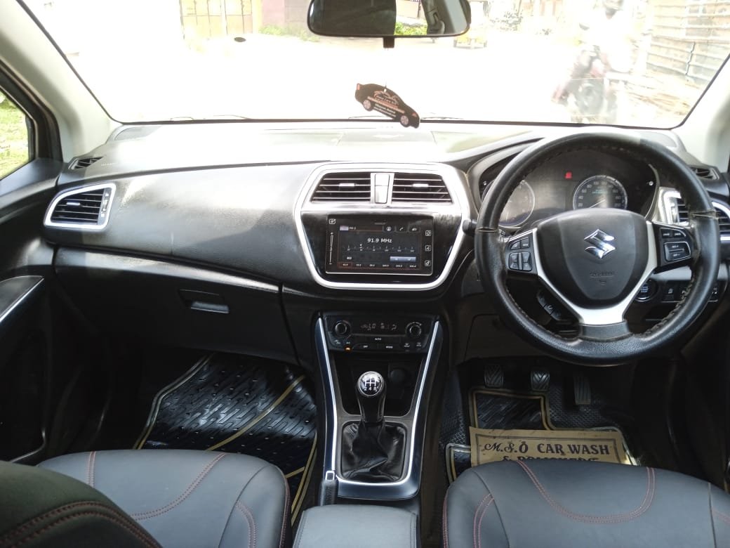 Maruti Suzuki S Cross Smart Hybrid Zeta