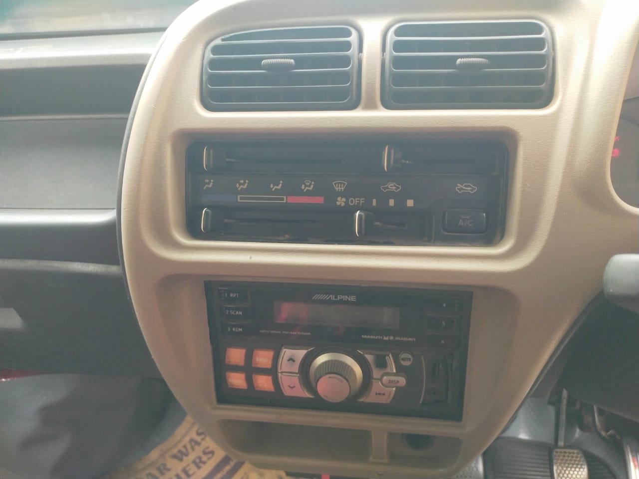 Maruti Suzuki Eeco 5 Seter