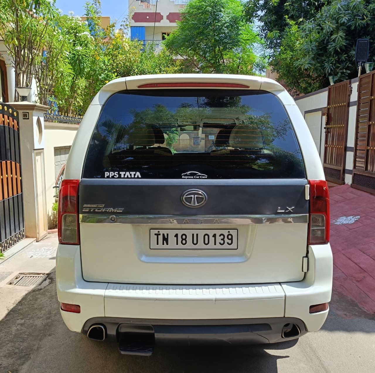 Tata Safari Storme Lx