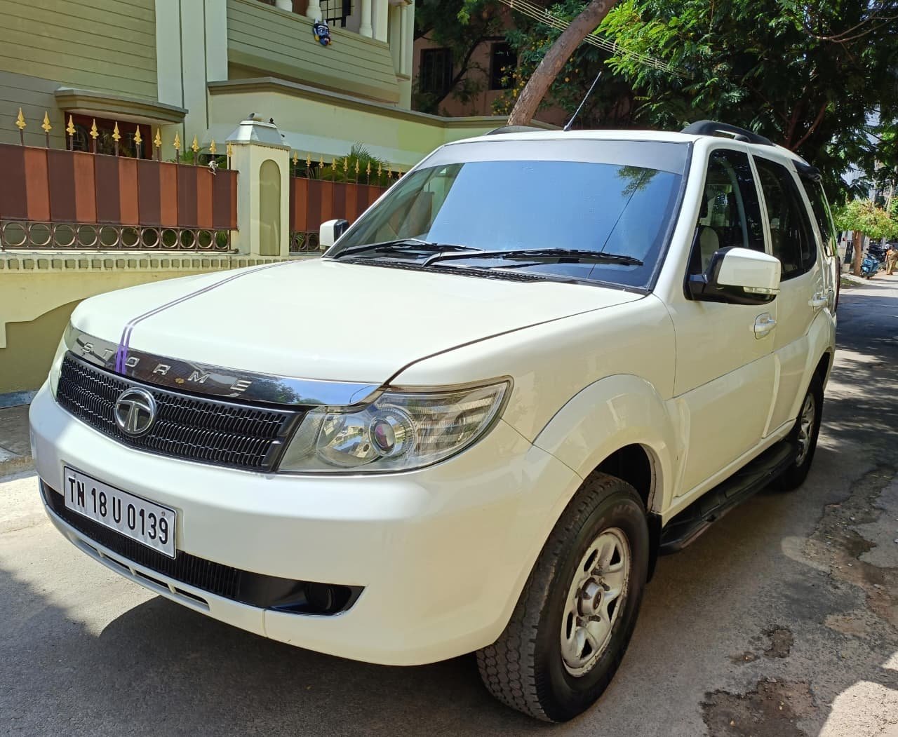 Tata Safari Storme Lx