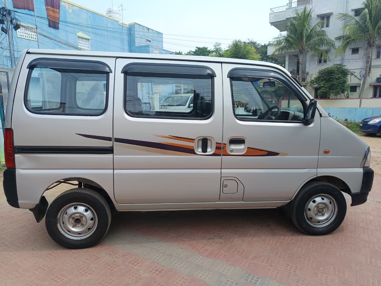 Maruti Suzuki Eeco 5 Seter