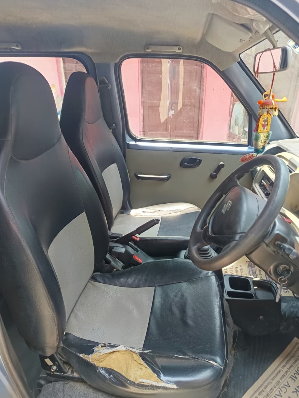 Maruti Suzuki Eeco 5 Seter