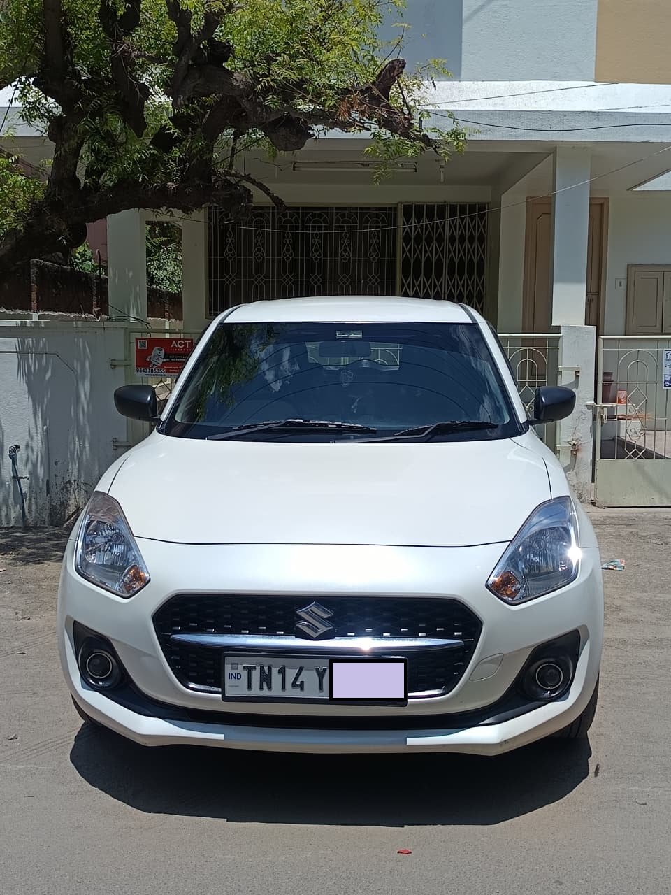 Maruti Suzuki Swift Lxi