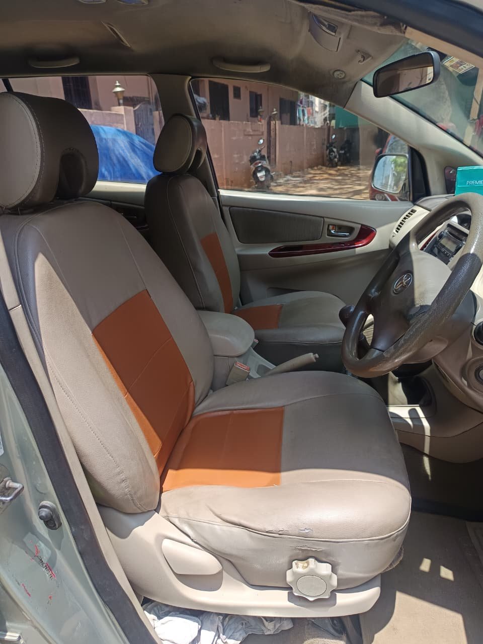 Toyota Innova G