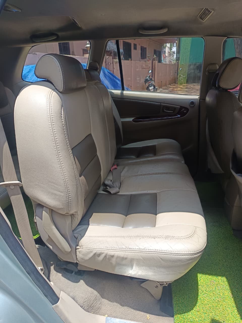 Toyota Innova G