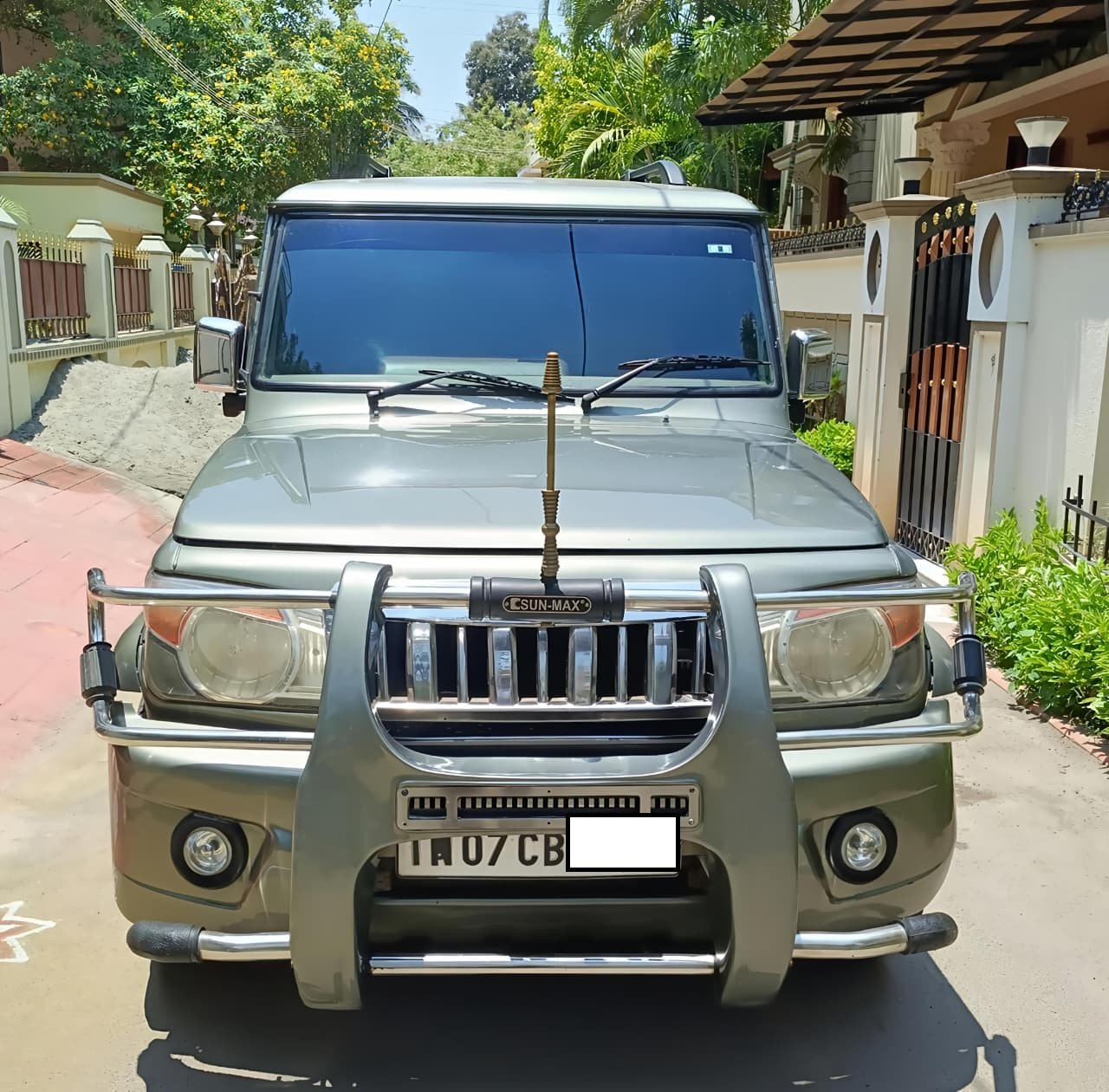 Mahindra Bolero Power +sle