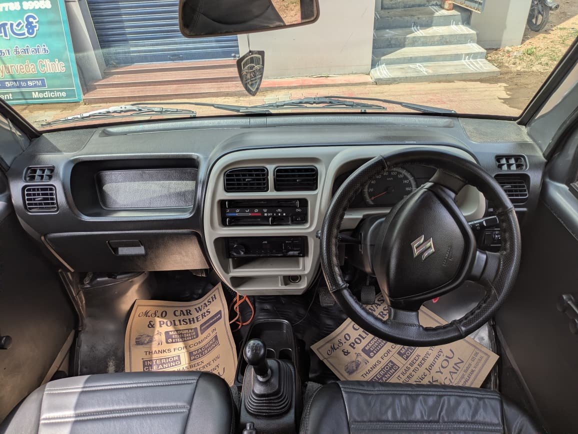 Maruti Suzuki Eeco 5 Seter