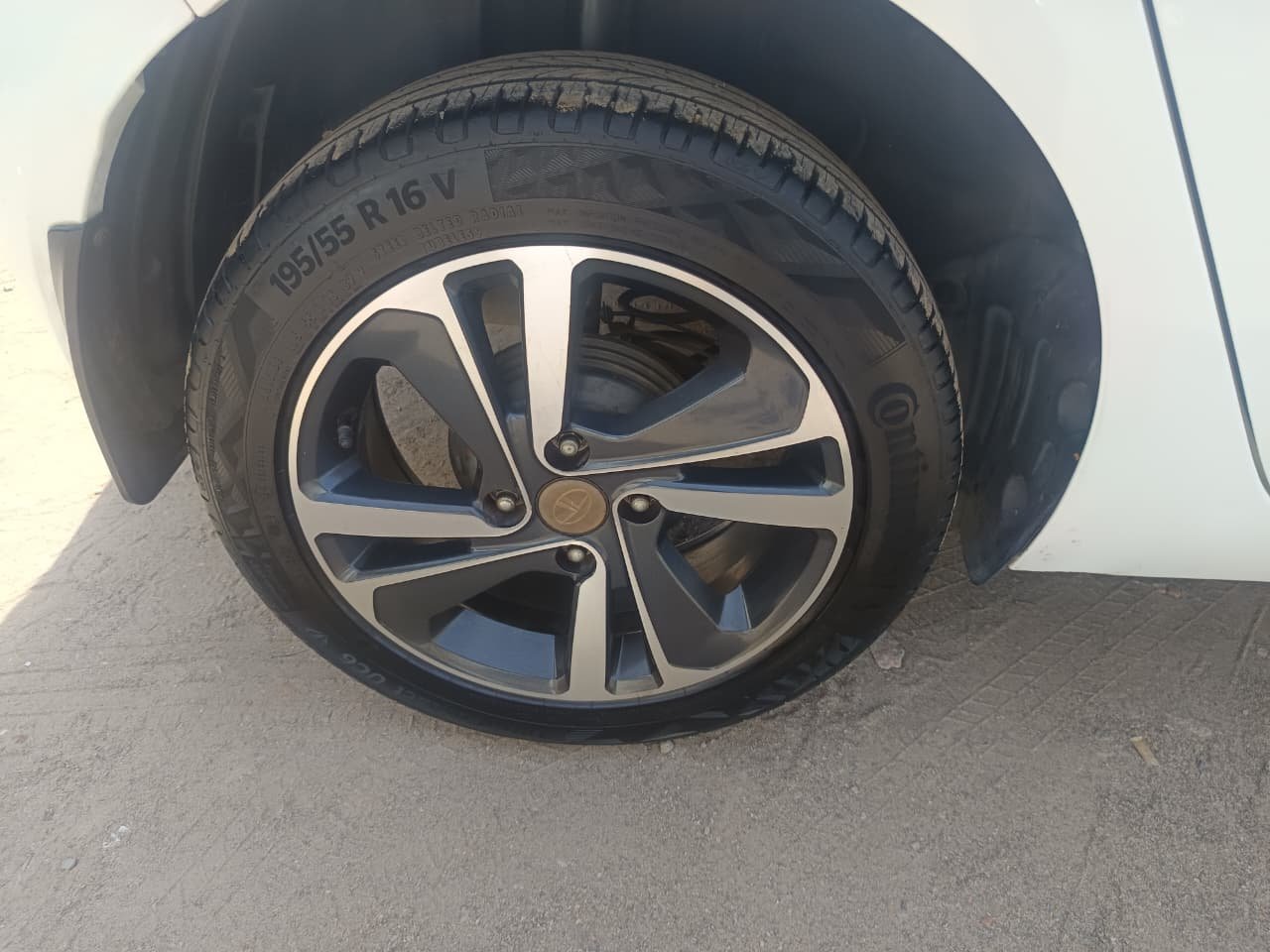 Tata Altroz Xm Plus