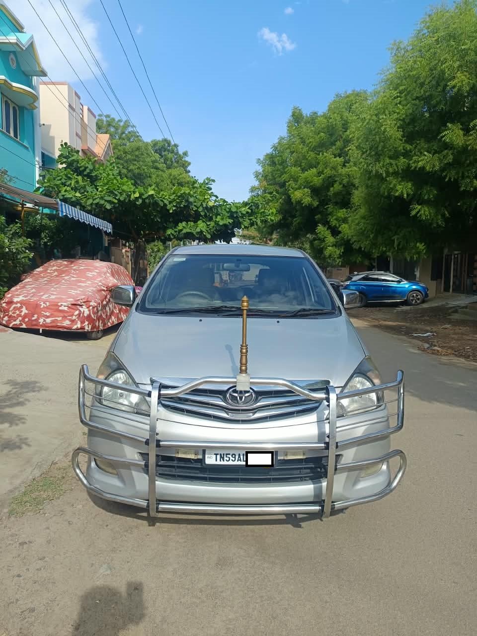 Toyota Innova V